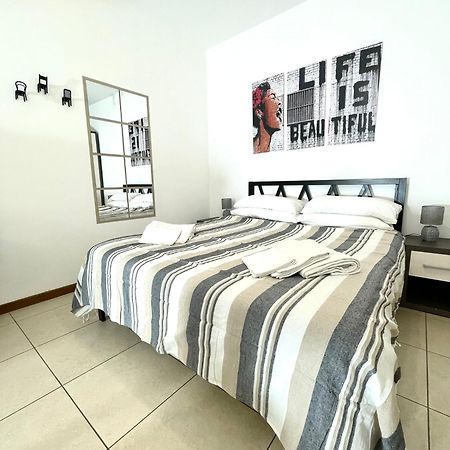 Toret Vanchiglia Studio Apartment Turin Exterior photo